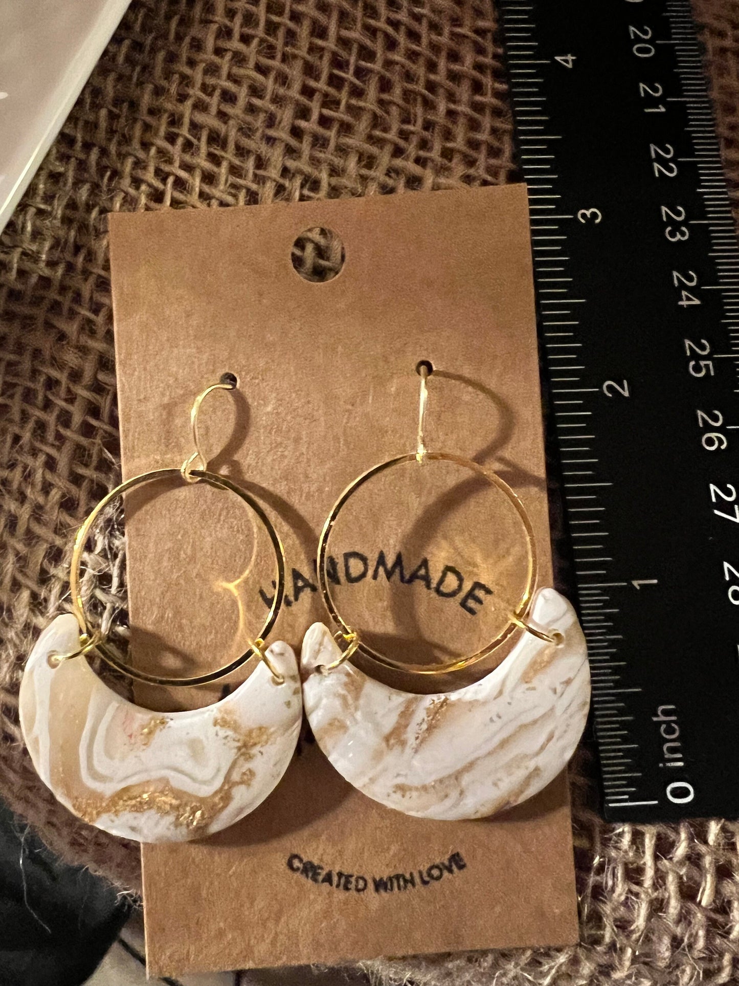 Wit & goud marmeren halve maan oorbellen op gouden cirkel hardware/bungel/lichtgewicht/polymeerklei/The Christina