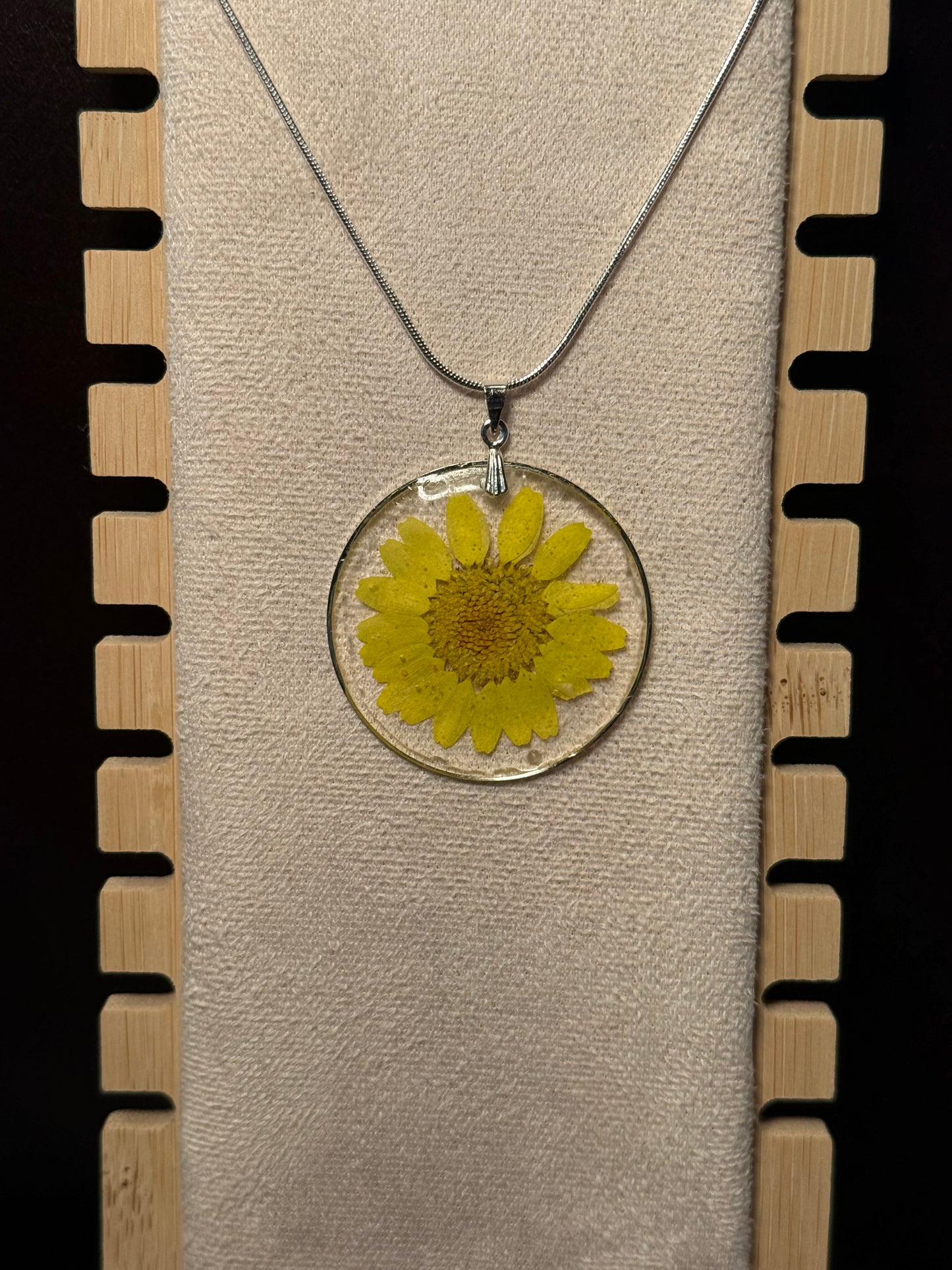 Dried daisy yellow flower in resin silver necklace and earrings set