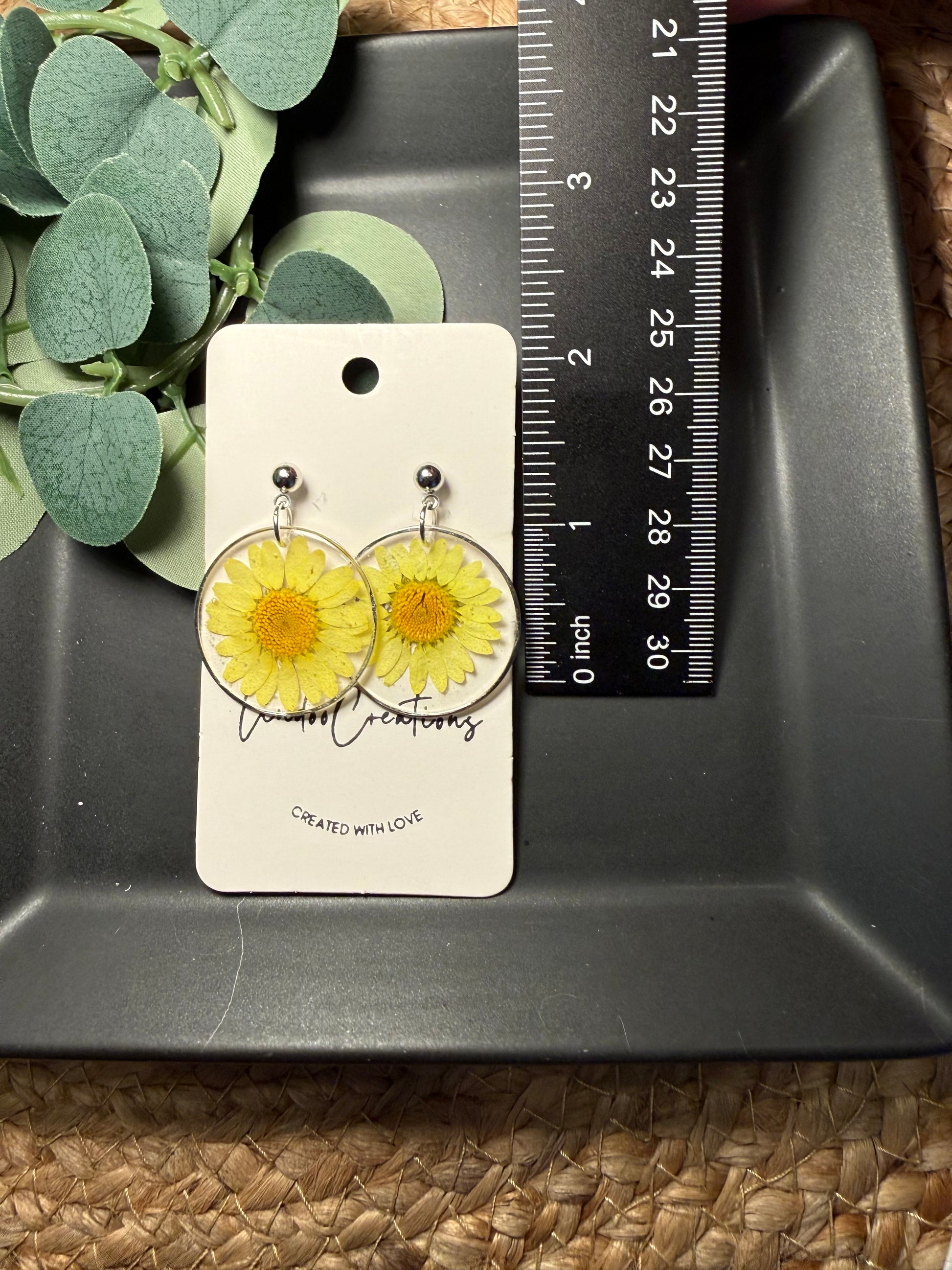 Yellow daisy Resin necklace earrings set Resin earrings Necklace and earring set flower floral jewelry set Gift for her Gift for mom Mother's Day yellow dried flower jewelry wedding set birthday gift handmade