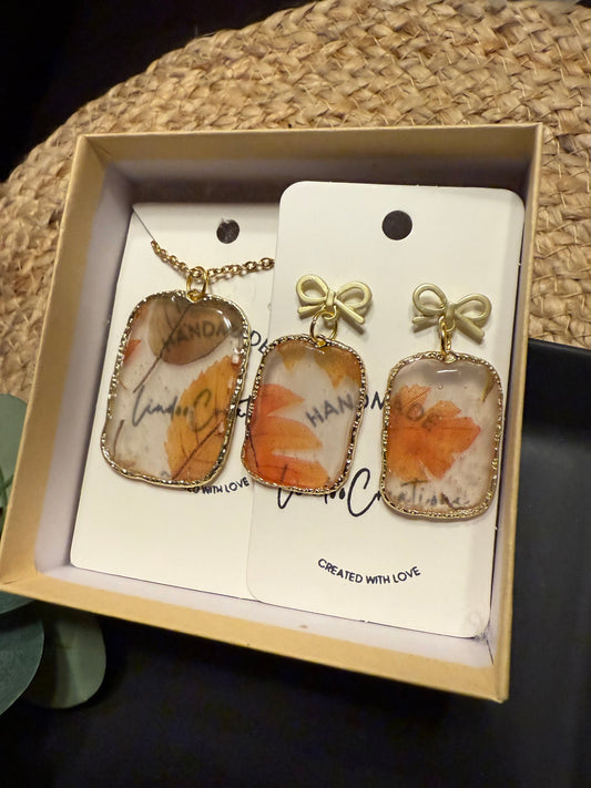 Set of necklace & earrings autumn fall leaf pattern with bow charm